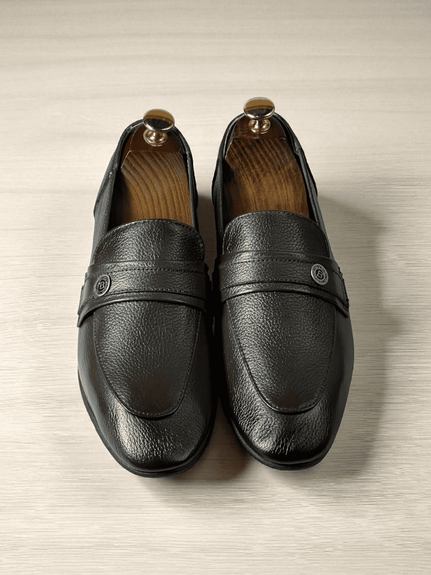 Introducing AS-Velour, the ultimate in premium shoes. Handmade with luxurious velour leather, these shoes offer unparalleled comfort and style. With expert craftsmanship and a focus on quality, our shoes are sure to elevate any outfit. Step into luxury with AS-Velour.