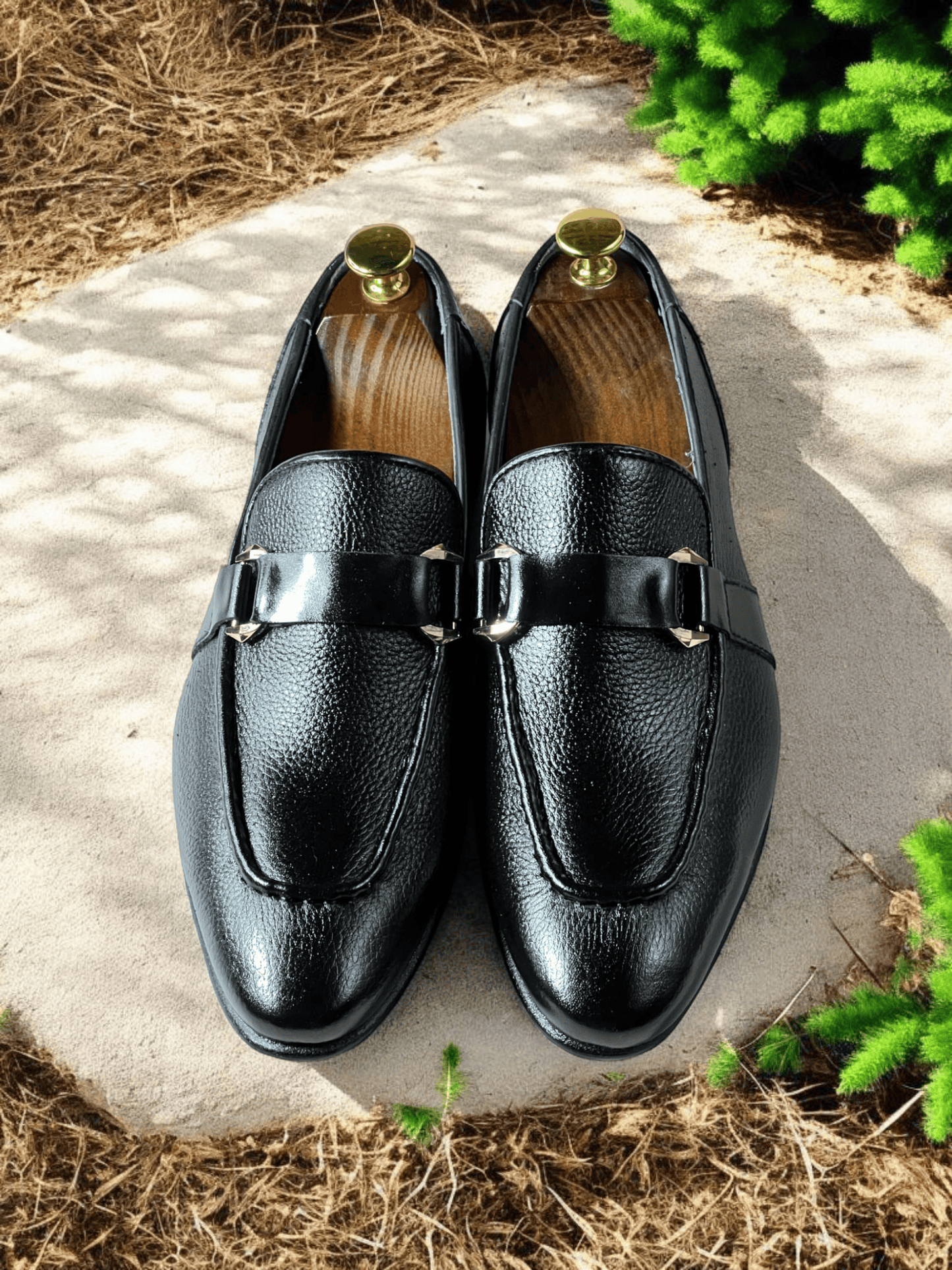 AS bamas are expertly handcrafted with premium mild leather for a luxurious feel. These handmade shoes boast superior quality and longevity, making them the perfect choice for the fashion-conscious individual. Elevate your style with AS bamas and experience the benefits of high-quality, artisanal footwear.
