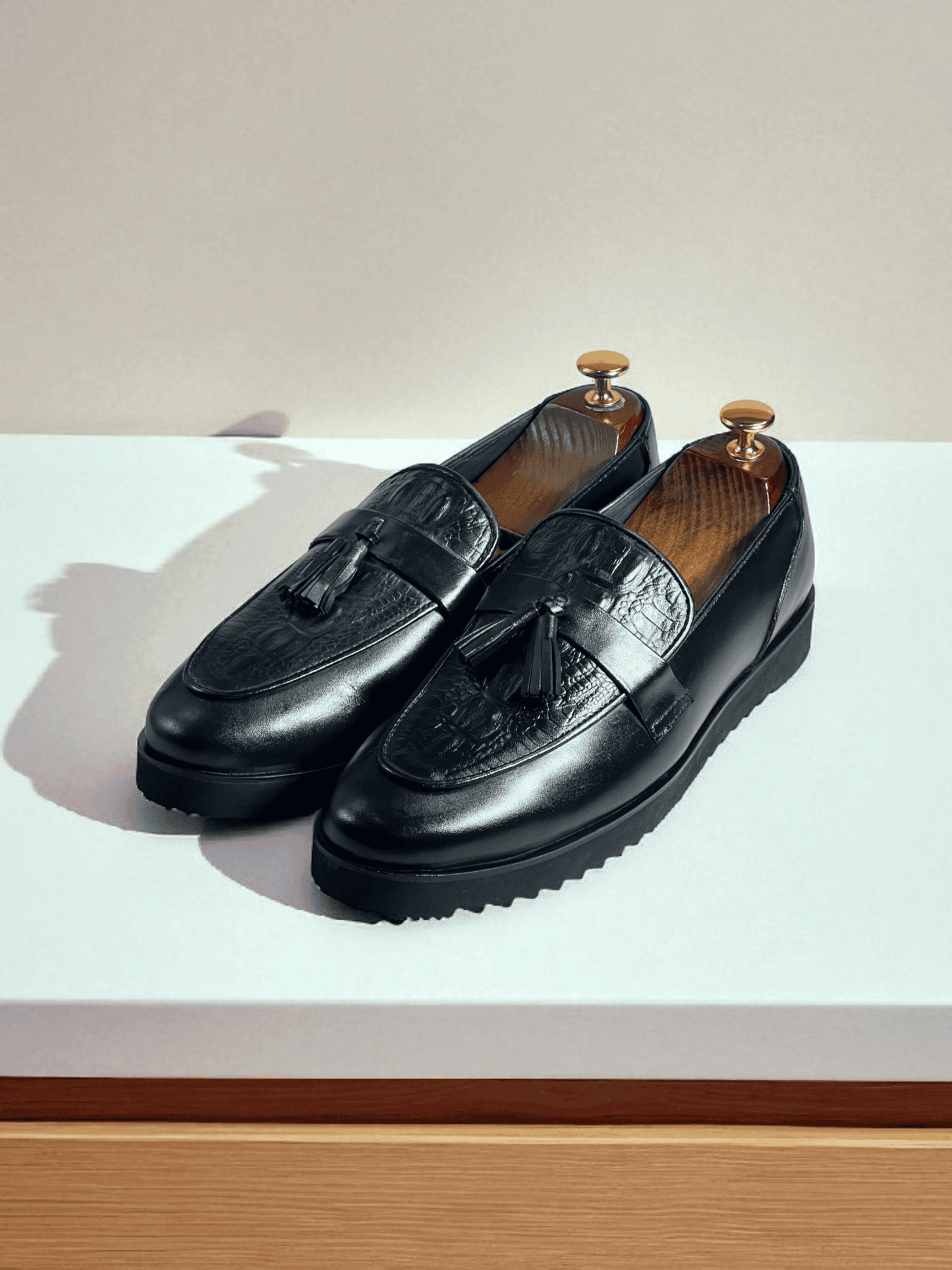Verde Loafers are expertly handcrafted with all leather materials, providing a luxurious and durable moccasin-style shoe. The perfect choice for those seeking both style and comfort, these loafers are versatile and timeless. Elevate your footwear game with AS -Verde Loafers.