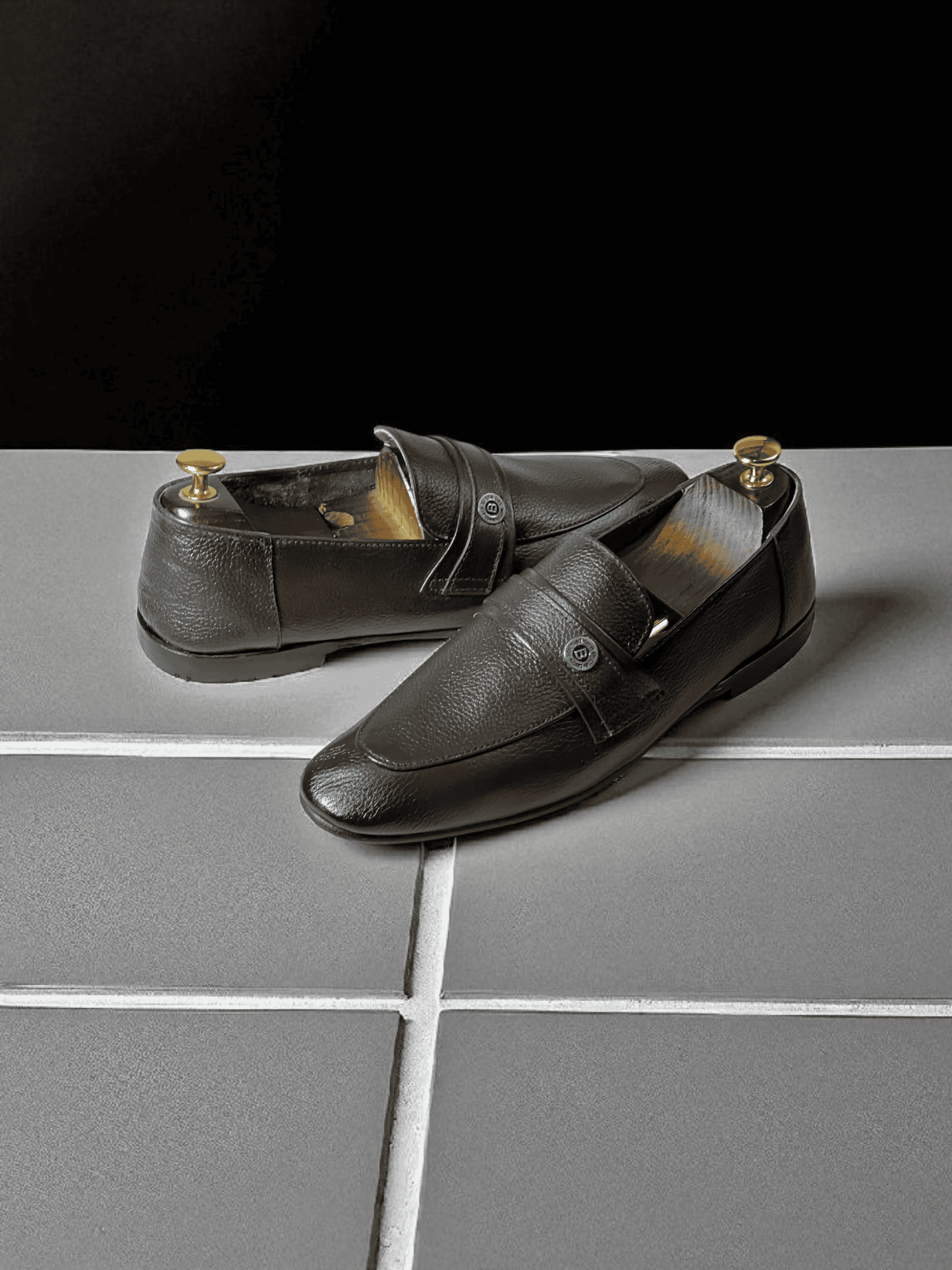 Introducing AS-Velour, the ultimate in premium shoes. Handmade with luxurious velour leather, these shoes offer unparalleled comfort and style. With expert craftsmanship and a focus on quality, our shoes are sure to elevate any outfit. Step into luxury with AS-Velour.

