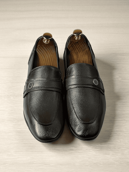 Introducing AS-Velour, the ultimate in premium shoes. Handmade with luxurious velour leather, these shoes offer unparalleled comfort and style. With expert craftsmanship and a focus on quality, our shoes are sure to elevate any outfit. Step into luxury with AS-Velour.

