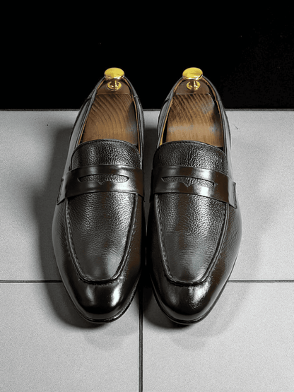 Experience the ultimate combination of luxury and durability with AS -Berdant shoes. Each pair is handmade with premium quality leather, ensuring unmatched comfort and style. Say goodbye to uncomfortable shoes and hello to the perfect fit. Elevate your wardrobe with Verdant, the perfect choice for any occasion.