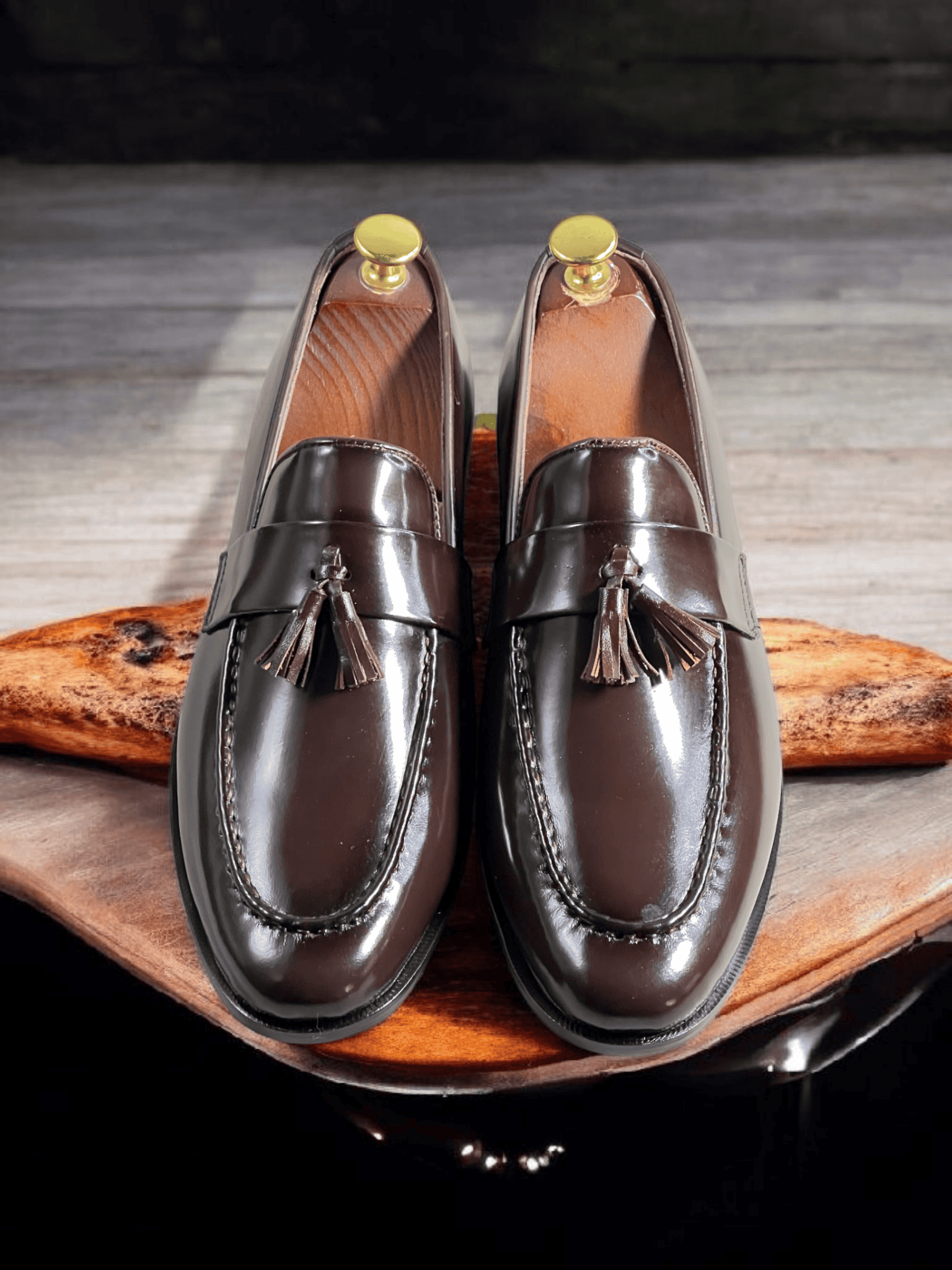 AS ricalf are high-quality leather shoes handmade from premium calf leather. The leather sole adds durability and comfort. Expertly crafted for a timeless and sophisticated look.