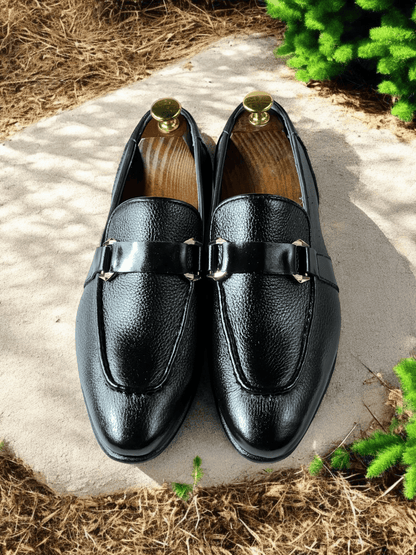 AS bamas are expertly handcrafted with premium mild leather for a luxurious feel. These handmade shoes boast superior quality and longevity, making them the perfect choice for the fashion-conscious individual. Elevate your style with AS bamas and experience the benefits of high-quality, artisanal footwear.