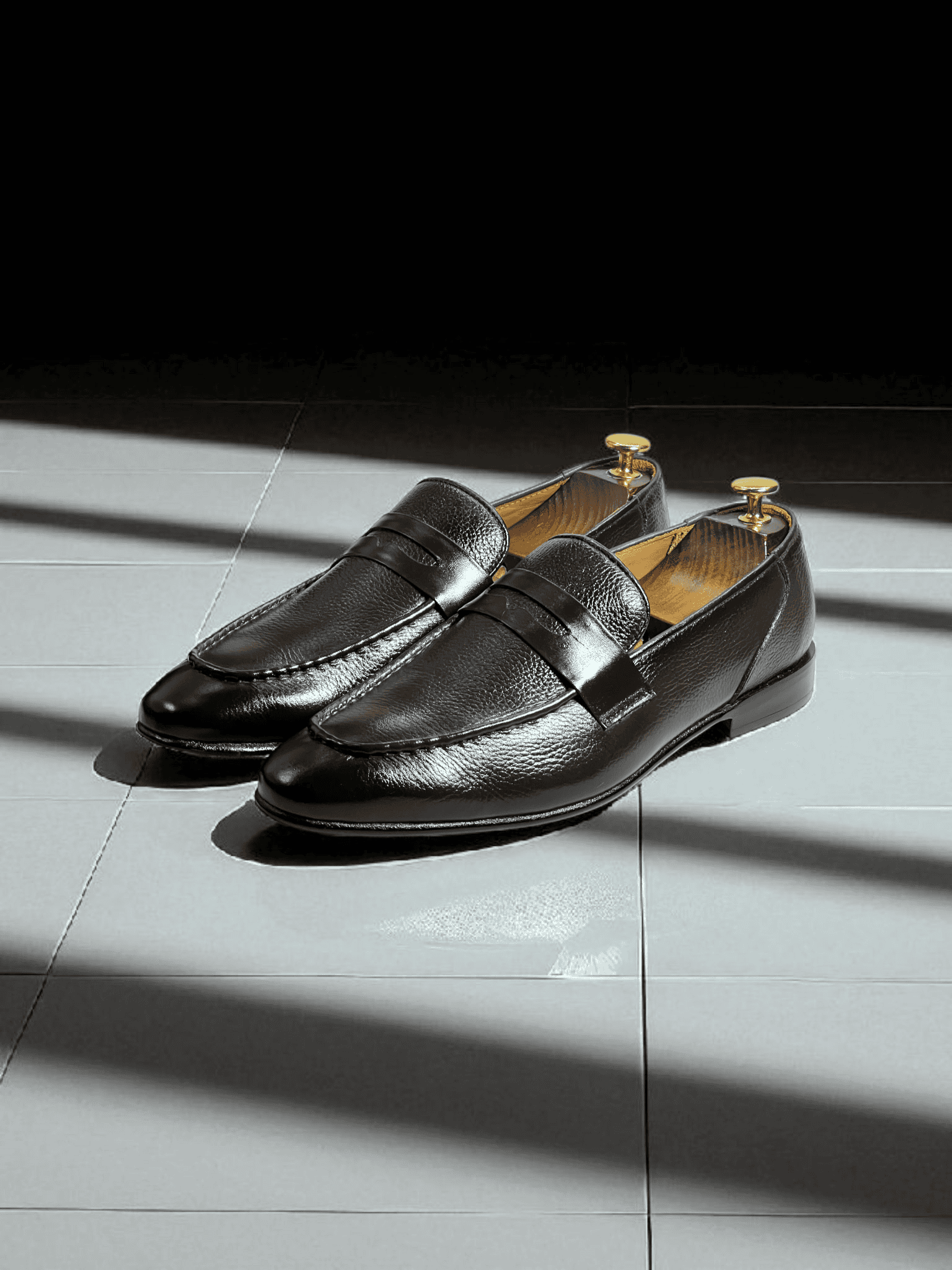 Experience the ultimate combination of luxury and durability with AS -Berdant shoes. Each pair is handmade with premium quality leather, ensuring unmatched comfort and style. Say goodbye to uncomfortable shoes and hello to the perfect fit. Elevate your wardrobe with Verdant, the perfect choice for any occasion.