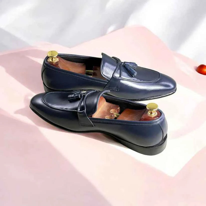 Discover timeless craftsmanship with Scarpe Blu – Handmade Blue Leather Shoes, designed for men who appreciate elegance, comfort, and individuality. Expertly handcrafted from premium full-grain leather, these shoes combine Italian-inspired design with modern sophistication. The deep blue tone adds a bold yet classy touch, making them perfect for formal occasions, weddings, business meetings, and smart casual wear.