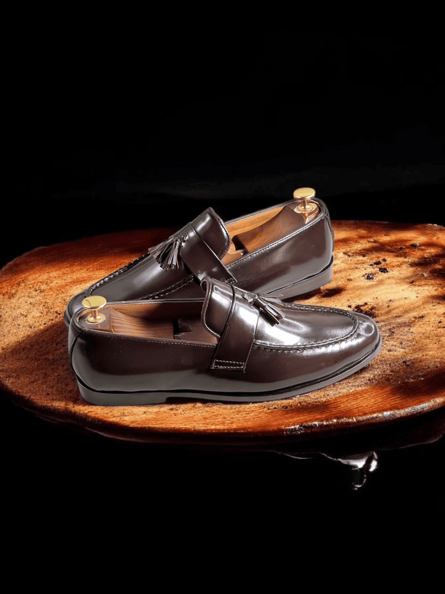 AS ricalf are high-quality leather shoes handmade from premium calf leather. The leather sole adds durability and comfort. Expertly crafted for a timeless and sophisticated look.