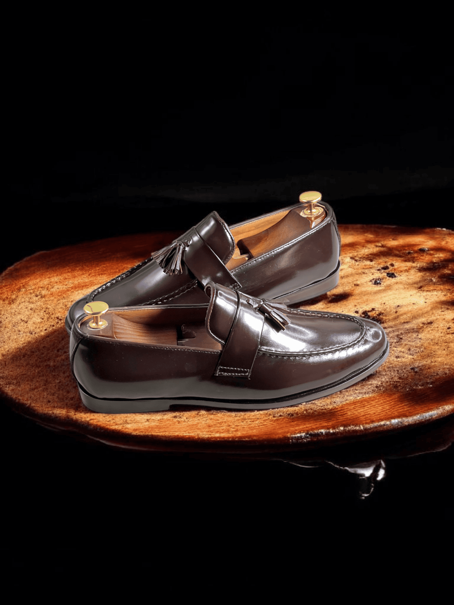 AS ricalf are high-quality leather shoes handmade from premium calf leather. The leather sole adds durability and comfort. Expertly crafted for a timeless and sophisticated look.